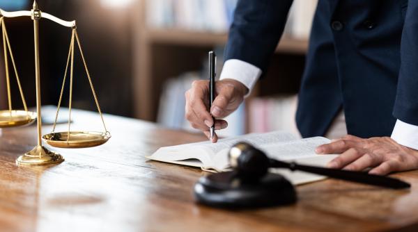 cum ar putea fi modificata constitutia robert cazanciuc anunt nu cred ca este cineva care sa nu constientizeze