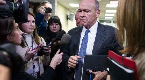 directorul general al boeing david calhoun isi anunta demisia