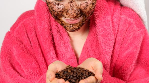 exfolierea fetei cu cafea sau malai alina schiopescu a explicat de ce nu o recomanda niciodata va arat la microscop si o sa vedeti video