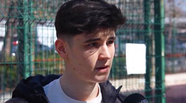 instalarea de camere in scoli ce spun elevii ne invadeaza intimitatea eu cred ca sunt necesare bullying ul s ar putea rezolva prin alte cai reportaj dc news