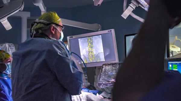 inteligenta artificiala utilizata in chirurgia cardiovasculara minim invaziva in premiera pentru romania