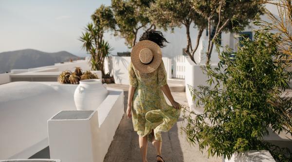 vacanta in atena unde te cazezi unde mananci si ce nu trebuie sa ratezi cele mai tari ponturi