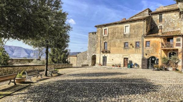 cum arata o casa renovata din mirifica italie care se vinde cu doar 56 000 de euro