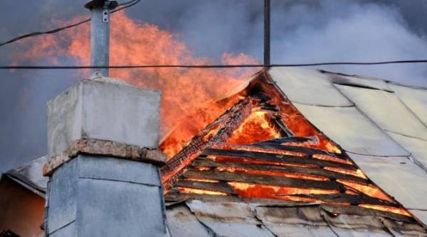 o femeie de 93 de ani din arad a murit in casa in urma unui incendiu