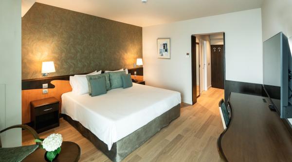 ana hotels europa isi redeschide portile in haine noi mai moderne si mai eco friendly