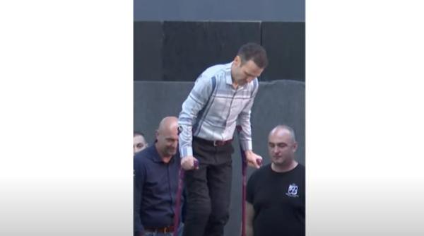 gestul facut de catalin cirstoiu la lansarea candidaturii lui negoita bogdan chirieac sunt lucruri de detaliu care intra in memoria colectiva