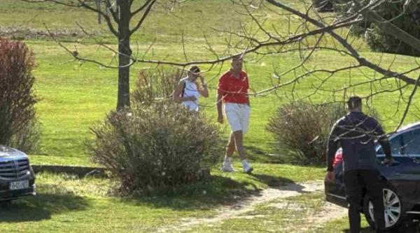 presedintele klaus iohannis la golf foto din alba