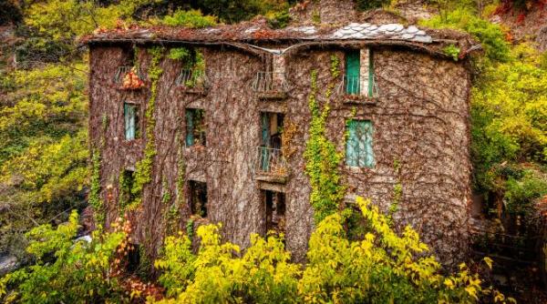 a fost inundat apoi a luat foc povestea din spatele hotelului de lux abandonat ramane un loc misterios cautat si astazi de turisti