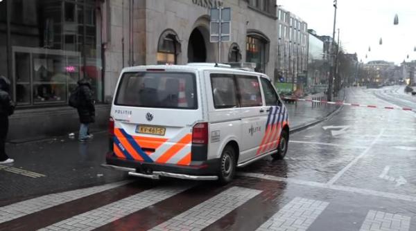 actiune majora a politiei in centrul amsterdamului din cauza unei situatii suspecte la statia de metrou rokin