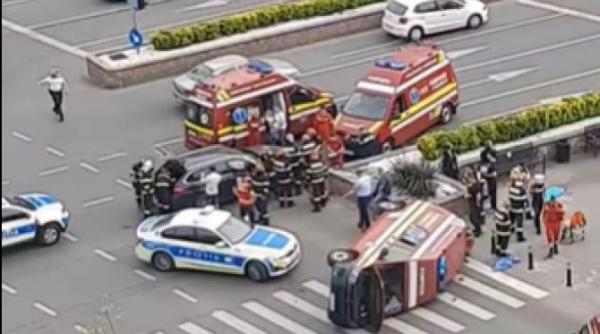 trei persoane au fost ranite in capitala dupa un accident in care a fost implicata o ambulanta