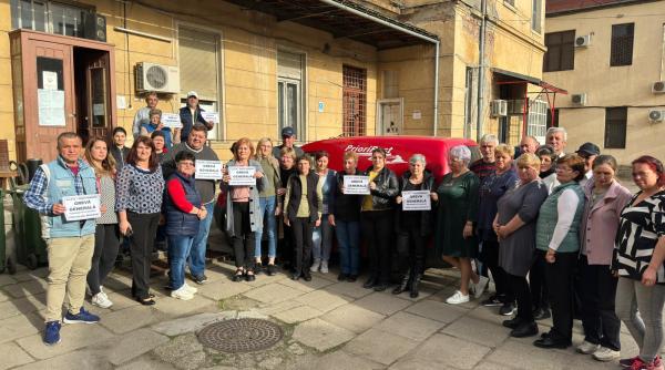 proteste posta romana spataru spune ca situatia e din vina managerului iar pensiile se vor plati la timp