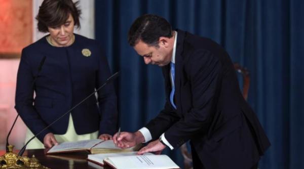 noul premier al portugaliei lu s montenegro si a depus juramantul parlamentul divizat ridica insa probleme