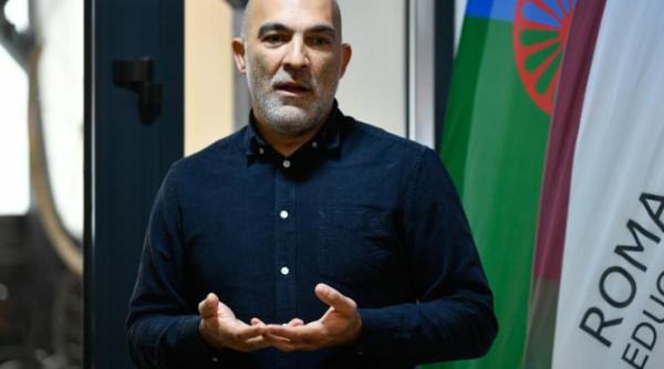 cea mai privilegiata categorie de robi romi din istoria romaniei ciprian necula raspandeau folclor basme si cantece dar munceau pentru aurul domnitorilor