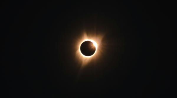 cele mai frumoase imagini cu eclipsa de soare din america foto