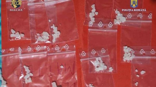 un agent de politie a fost arestat preventiv pentru trafic si detinere de droguri de mare risc ipj mures se delimiteaza ferm