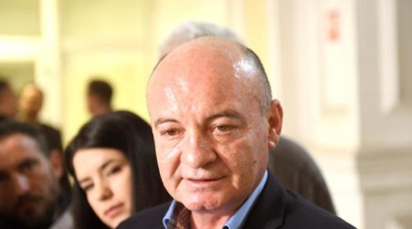 mihai constantin guvernul a eliberat din functie 14 prefecti si 11 subprefecti mugur mihai toader noul prefect de bucuresti