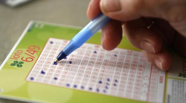 s a castigat premiul cel mare de aproape 2 mil la loto 6 49 unde s a jucat si cat a costat biletul