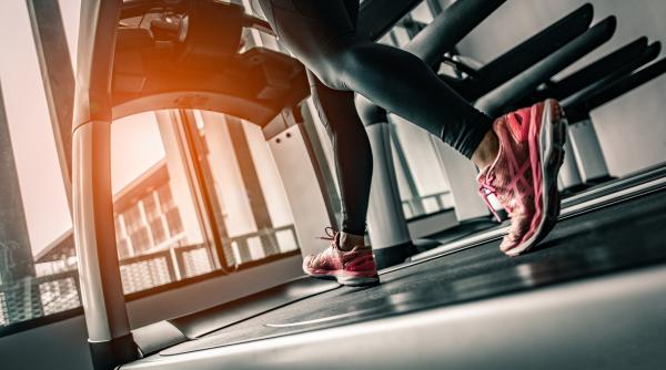 este mai bine sa te antrenezi inainte sau dupa munca expertii in fitness dezvaluie partea din zi in care vei arde cele mai multe calorii