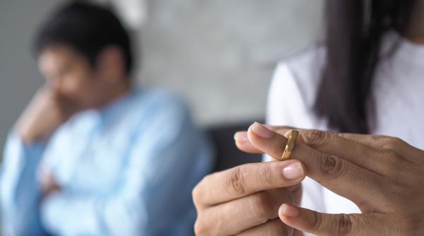 cum se pregateste psihopatul pentru divort radu leca tot ceea ce spune se face printr o piesa de teatru video