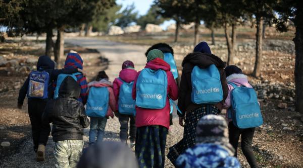 accesul la educatie este un drept fundamental al fiecarui copil unicef furnizeaza 39 000 de laptopuri pentru elevii din ucraina