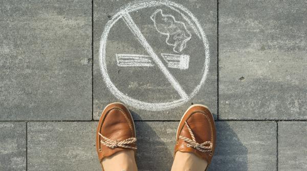 fumatul in aer liber interzis in torino daca cineva se afla la mai putin de cinci metri de tine amenzi usturatoare