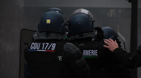 atac cu cutitul langa o scoala din franta