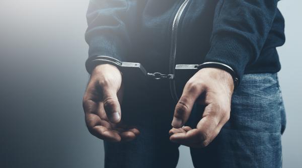 unul dintre cei mai cautati fugari americani prins in italia ajunsese la roma din rep moldova dupa ce ar fi luptat in ucraina