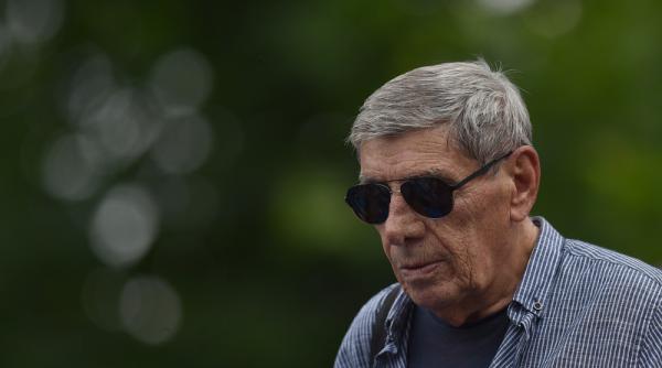 de ce a facut mitica popescu trei ani de inchisoare m am trezit umflat de securitate norocul meu ca eram tanar se muncea pe rupte daca nu bataia ta n o lua nimeni