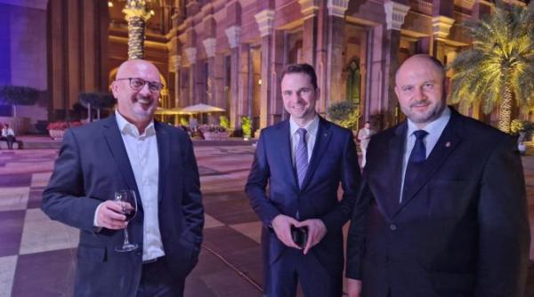 cum arata viata romanilor in abu dhabi la 45 de grade gabriel manescu romanul furat de o companie americana acum 30 de ani se traieste in sticla