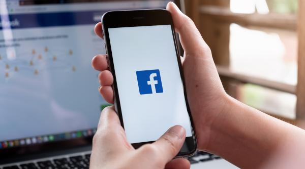 guvernul olandez avertizeaza ca va renunta la paginile de facebook