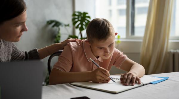 o persoana cu dizabilitati sta in confortul ei din patru pereti daca este angajata ii demonstram ca e utila societatii sustine marius budai