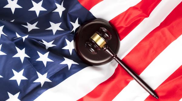 arizona a adus acuzatii colaboratorilor lui trump pentru o presupusa tentativa de a anula rezultatele alegerilor din 2020