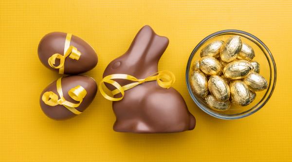 aventuri in supermarket editia de pasti miracolul invierii intre munti de mezeluri si goana dupa iepurasi de aur