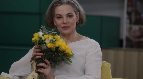 motivul pentru care maia morgenstern refuza sa se vopseasca si isi poarta parul alb o vad mereu cand ma uit in oglinda video