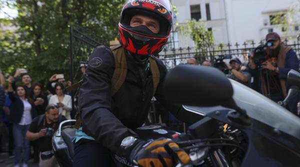 sebastian burduja cu motocicleta la depunerea candidaturii pentru primaria capitalei chirieac are toate caracteristicile pentru a atrage electorat si de la usr