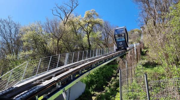 primaria deva cere daune materiale si moare pentru zilele in care telecabina care urca pe dealul cetatii nu a mers