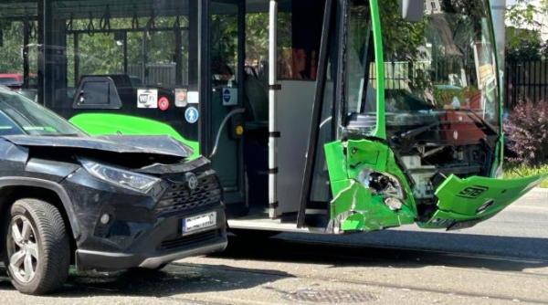 accident in centrul bucurestiului circulatia spre piata victoriei blocata galerie foto