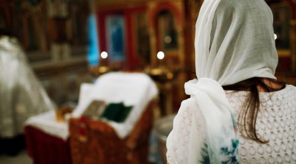 semnificatia deniilor din saptamana mare la ce ore incep slujbele