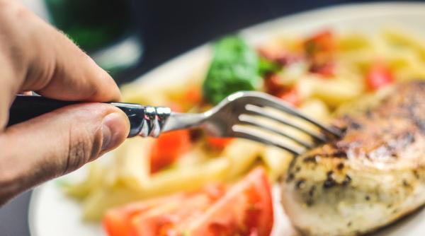 cum stai departe de toxiinfectiile alimentare de 1 mai si de paste dr vochita lazureanu atunci suferinta este si mai mare