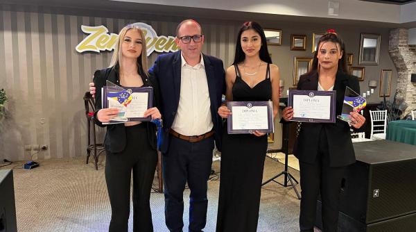 profesorii au facut cheta ca o eleva roma sa mearga la olimpiada iar ea s a intors cu locul i povestea fetei care a invins prejudecatile si neajunsurile