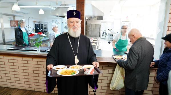 mitropolitul nifon vizita la institutiile filantropice ecleziale din targoviste