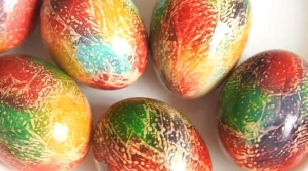 cum vopsiti ouale de paste in degradeuri si curcubeu