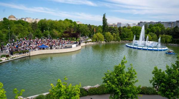 plimbari gratuite cu barca si hidrobicicleta in parcul drumul taberei de paste
