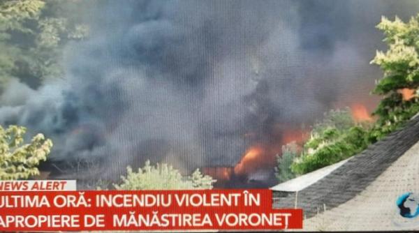incendiu puternic langa manastirea voronet foto in articol