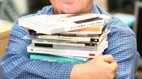 poezia lui nu s a intalnit cu cenzura un mare poet contemporan vazut de critica literara video