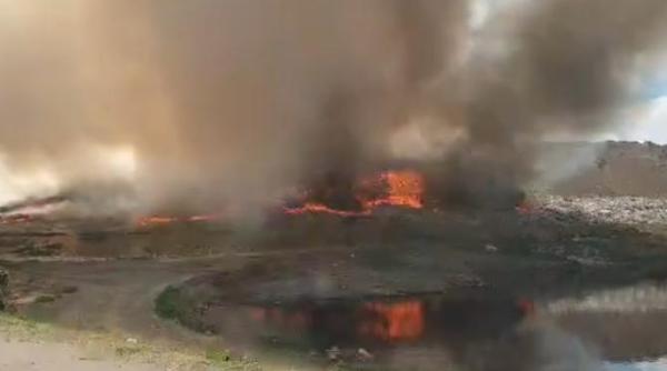 incendiu cu degajari mari de fum la o groapa de gunoi din galati a fost emis mesaj ro alert