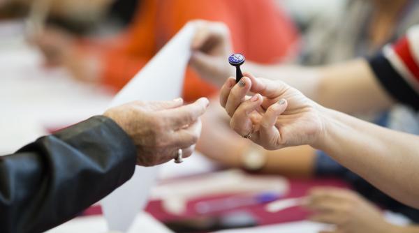 lupta pentru primaria capitalei de ce cristian popescu piedone refuza sa o ia in seama pe gabriela firea bogdan chirieac e o relatie mai veche