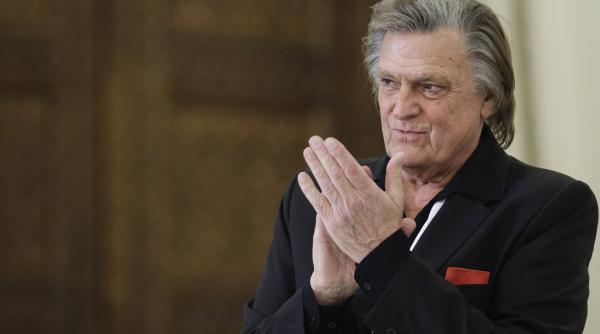 gluma lui florin piersic de pe patul de spital in fata medicilor