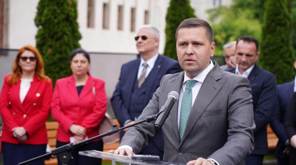 corneliu stefan la inaugurarea scolii gimnaziale speciale din targoviste acest proiect ne ofera o satisfactie imensa