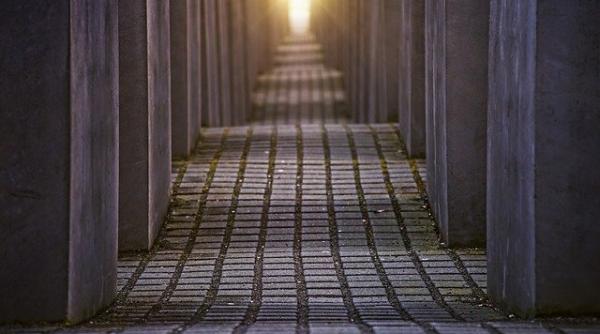 curtea europeana a drepturilor omului confirma condamnarea criminalilor de razboi implicati in holocaust din romania decizia este un succes istoric conform supravietuitorului pogromului de la iasi